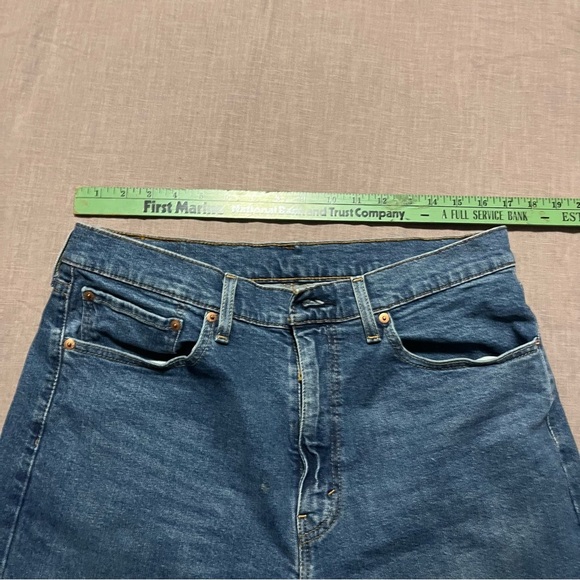 Levi's 505 Blue Straight Jeans Classic Style size 36x32 distressed relaxed fit - Picture 4 of 10